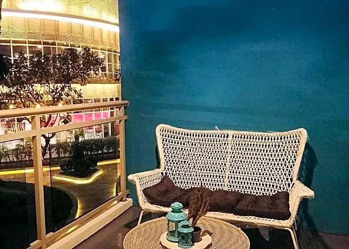 Bahamas Azure Residences - Airport 호텔 5*